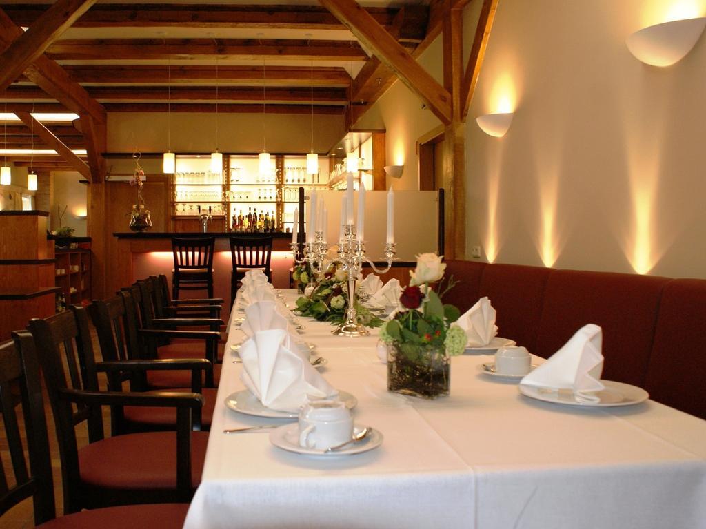 Hotel Und Restaurant Am Peenetal Liepen  ภายนอก รูปภาพ