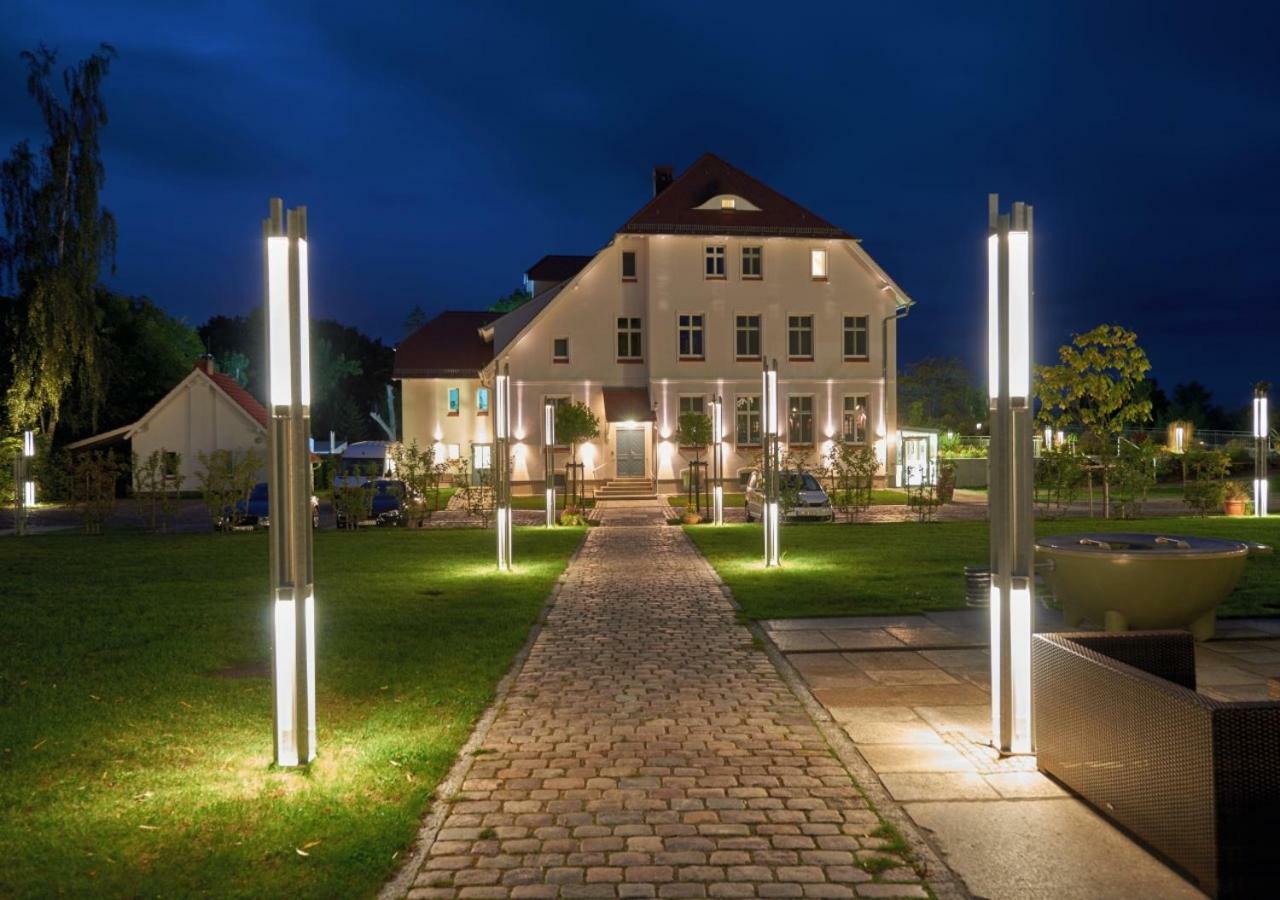 Hotel Und Restaurant Am Peenetal Liepen  ภายนอก รูปภาพ